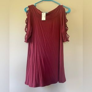 Maurices top. Size xs, NWT, sleeve detail